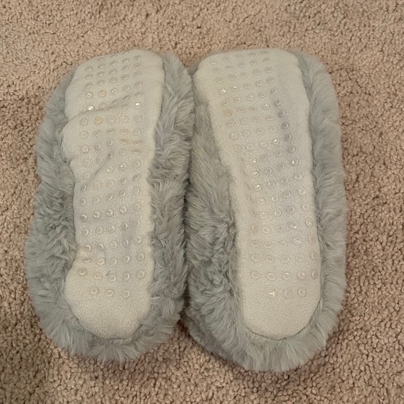 Slippers - Picture 2 of 2